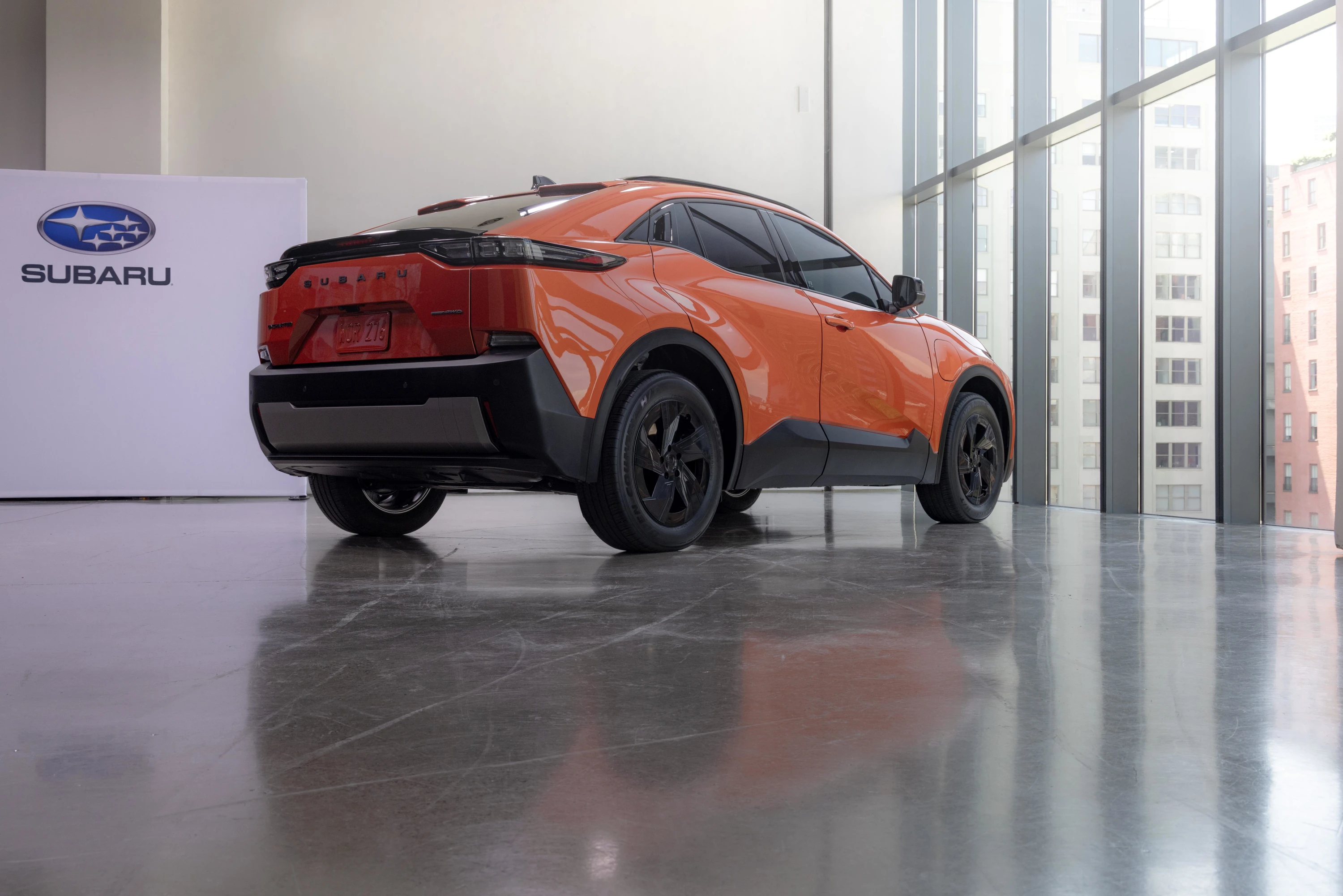 Subaru Uncharted Elektroauto Fahraufnahme – Ansicht 8 | Garage Konstantin Oftringen